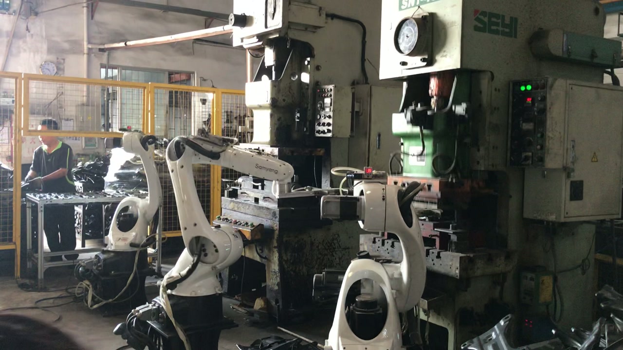 Transfer around a press